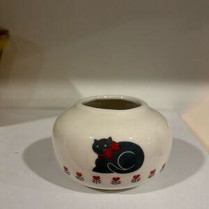 Tiny cat and flower jar$6 add on